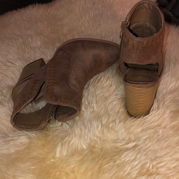 Booties - Picture 3 of 4